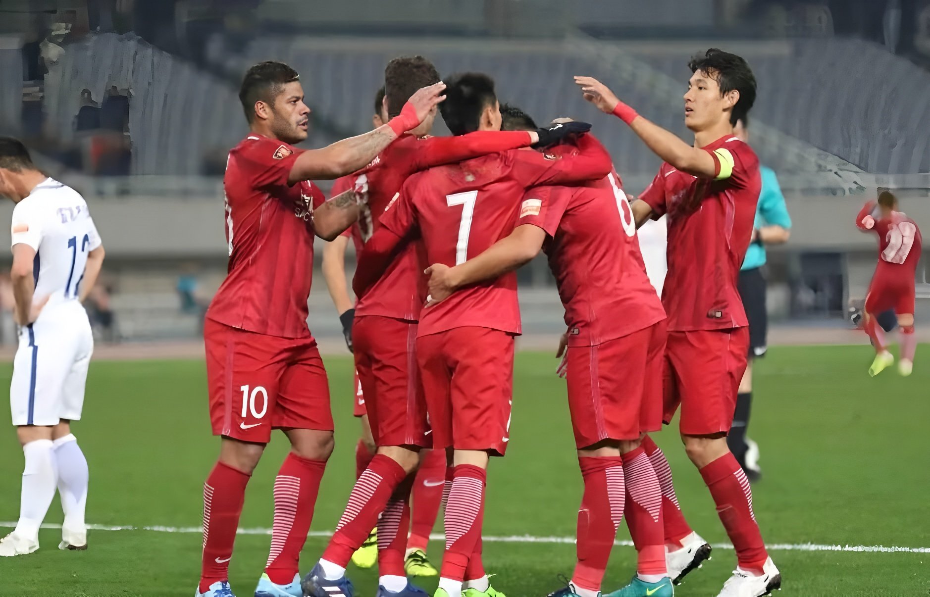 埃因霍温发布备战花絮,国际比赛日官宣签约,足总杯任务艰巨,细节决定成败(英足总杯重赛规则) 埃因霍温发布备战花絮,国际比赛日官宣签约,足总杯任务艰巨,细节决定成败(英足总杯重赛规则)